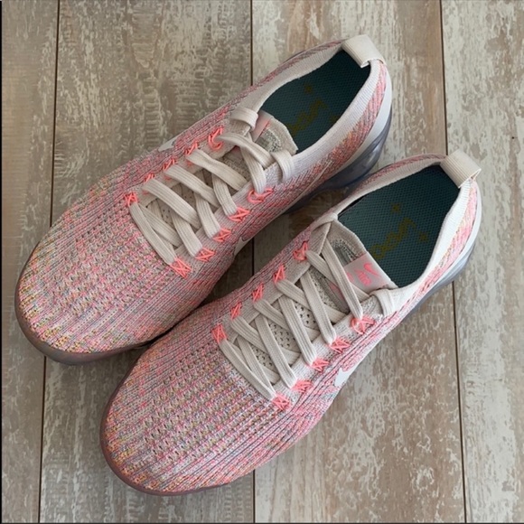 NWT Nike Air Vapormax Flyknit 3 - Picture 3 of 8